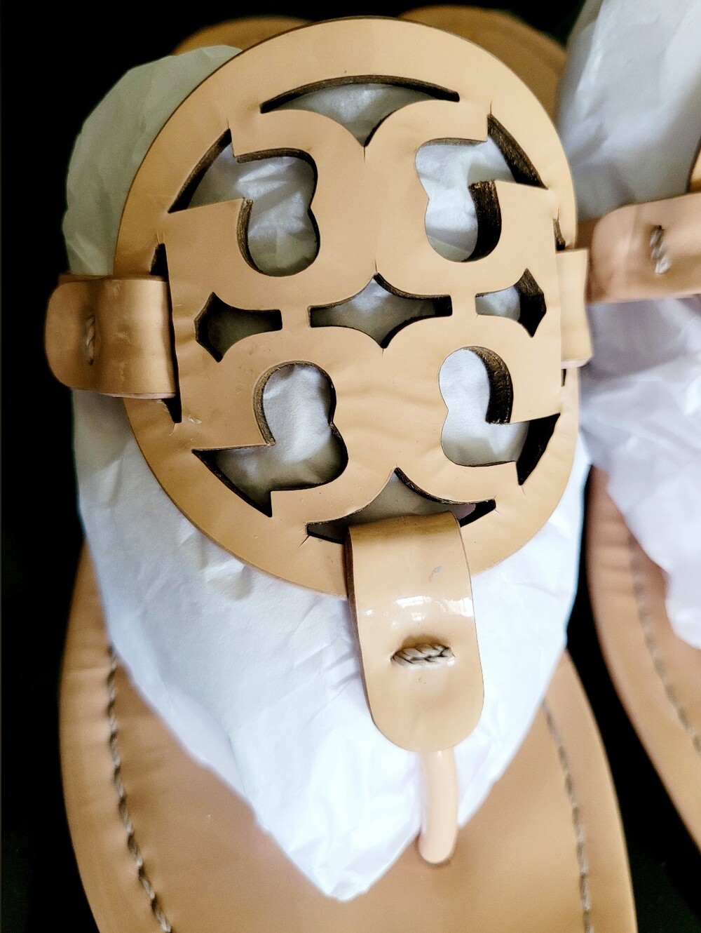 Tory Burch Miller Patent Leather Thong Sandals in MakeUp/Nude US 9 - Picture 8 of 16